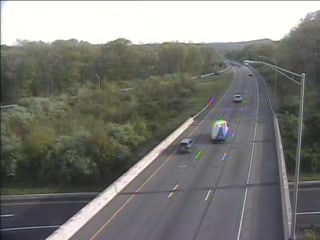 Traffic Cam CAM 109 Cromwell I-91 SB Exit 22N - Rt. 9 - Southbound Player