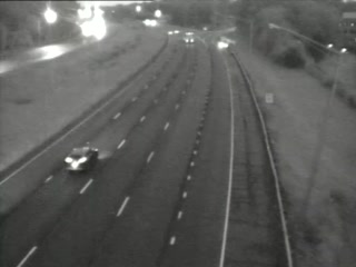 Traffic Cam CAM 104 Rocky Hill I-91 NB S/O Exit 23 - S/O West St. - Northbound Player