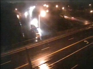 Traffic Cam CAM 103 Rocky Hill I-91 NB Exit 23 - West St. - Northbound Player