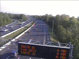Traffic Cam CAM 95 Wethersfield I-91 NB S/O Exit 25/26 - Elm St. - Northbound Player