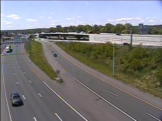 Traffic Cam CAM 88 Hartford I-91 NB Exit 29 - Rt. 5 & 15 - Northbound Player