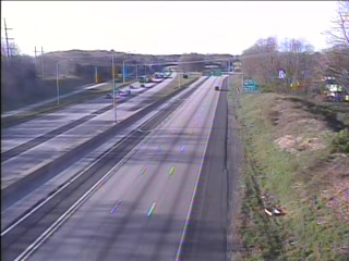 Traffic Cam CAM 74 Windsor I-91 SB N/O Exit 35B - N/O Rt. 218 (Putnam Hwy.) - Southbound Player