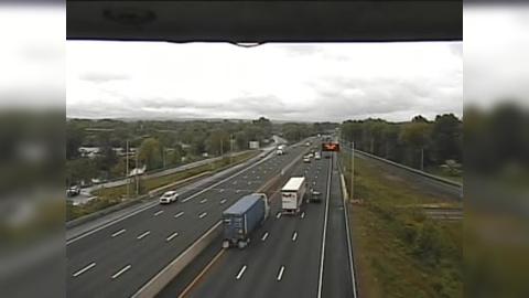 Traffic Cam Wethersfield: CAM - I-91 SB Exit 26 - Great Meadow Rd Player