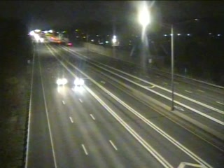 Traffic Cam CAM 71 Windsor I-91 NB S/O Exit 38 - Pigeon Hill Rd. - Northbound Player