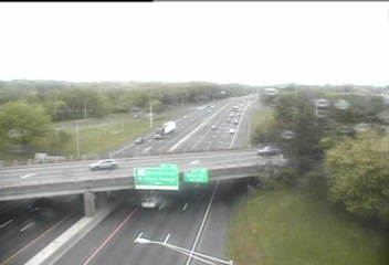Traffic Cam CAM 61 Milford I-95 NB Exit 36 - Plains Rd. - Northbound Player