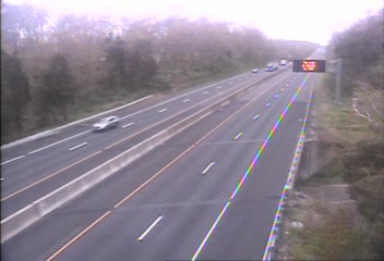 Traffic Cam CAM 139 Guilford I-95 SB N/O Exit 56 - Moose Hill Rd. - Southbound Player