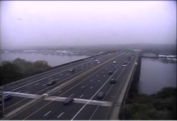 Traffic Cam CAM 189 Old Lyme I-95 SB Exit 70 - Rt. 1 & 156 (Neck Rd.) - Southbound Player