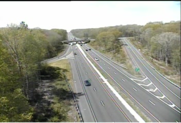 Traffic Cam CAM 191 East Lyme I-95 NB Exit 71 - Four Mile River Rd. - Northbound Player
