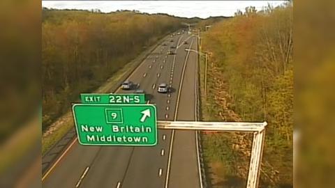 Traffic Cam Cromwell: CAM 112 - I-91 NB Exit 22 N&S - Evergreen Rd Player
