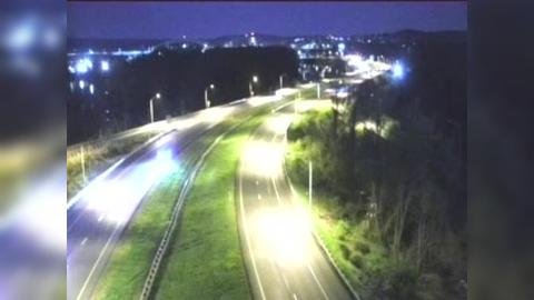 Traffic Cam Cromwell: CAM 157 - RT 9 MEDIAN Between Exits 27 & 24 - Rt. 99 (Main St) Player
