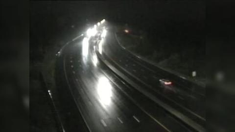 Traffic Cam Cheshire: CAM 133 - I-84 WB Exit 26 - West of Waterbury Rd Player