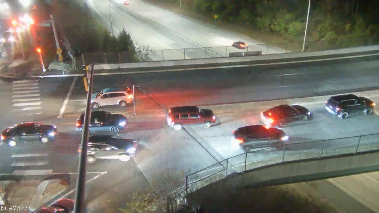 Traffic Cam Woodcrest Court: CENTERVILLE RD & BOXWOOD RD Player