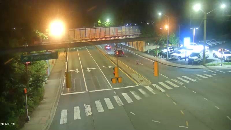 Traffic Cam Newark: SR 2 @ E CLEVELAND AVE/WOODLAW Player