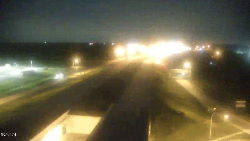 Traffic Cam Armstrong: US 301 NORTHBOUND @ N. MIDDLET Player