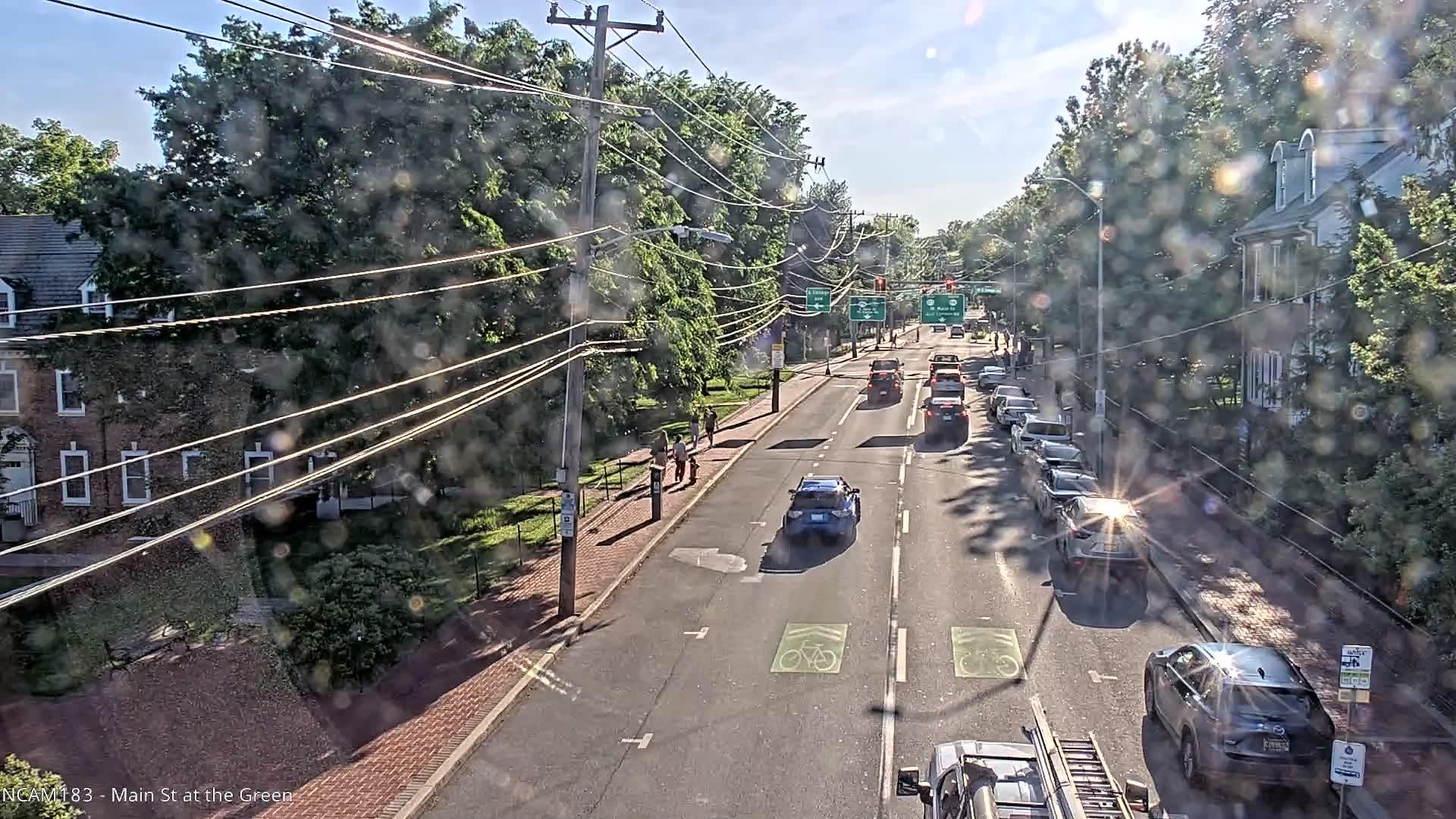 Newark: E MAIN ST (SR 273) @ THE GREEN Traffic Camera