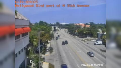 Traffic Cam Hollywood: Blvd west of N 35th Avenue Player