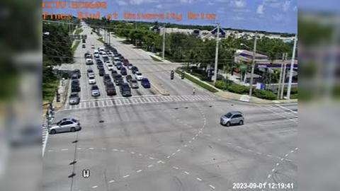 Traffic Cam Pembroke Pines: Pines Blvd at Dykes Road Player