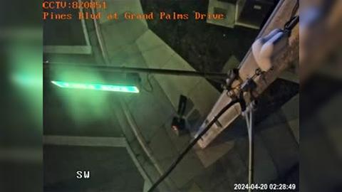 Traffic Cam Pembroke Pines: Pines Blvd at Grand Palms Drive Player