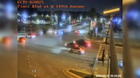 Traffic Cam Pembroke Pines: Pines Blvd at W 149th Avenue Player