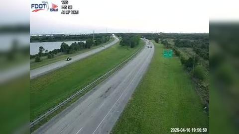 Traffic Cam Fort Pierce: I-95 MP 126.5 Southbound Player