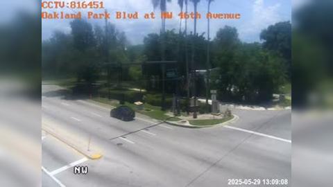 Traffic Cam Lauderdale Lakes: Oakland Park Blvd at NW 46th Avenue Player