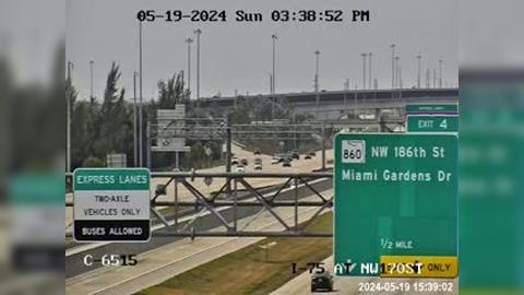Traffic Cam Miami Lakes: I-75 at Northwest 170th Street Player