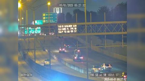 Traffic Cam Pinewood Park: I-95 at Northwest 103rd Street Player