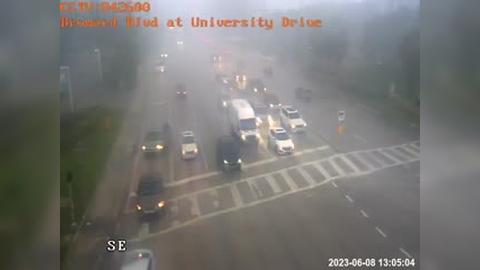 Traffic Cam Plantation: Broward Blvd at University Drive Player