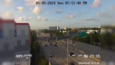 Traffic Cam Miami: I-95 at Northwest 29th Street Player