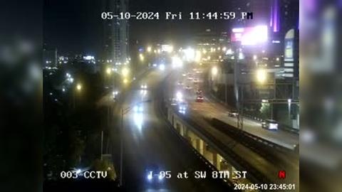 Traffic Cam Miami: I-95 at Southwest 8th Street Player