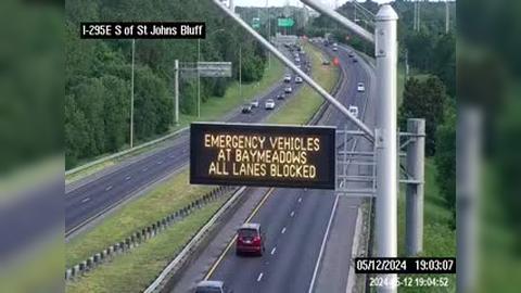 Traffic Cam Jacksonville: I-295 E at S of St Johns Bluff Rd Player