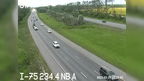 Traffic Cam Hillsborough: I-75 234.4 NB Player