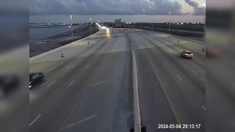 Traffic Cam Pennsuco: Tpke MM 37.2 S of I-75 Player