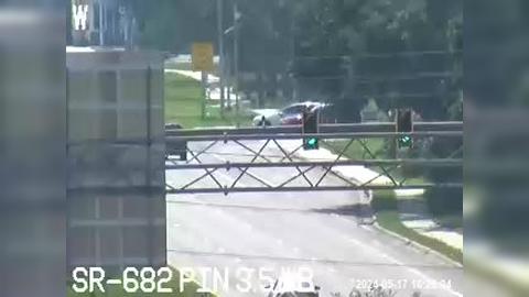 Traffic Cam Saint Petersburg: Ramp to 54th Ave S Player