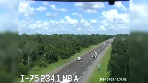 Traffic Cam Sun City: I-75 234.1 NB Player