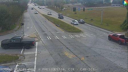 Traffic Cam Snellville: GWIN-CAM-303--1 Player