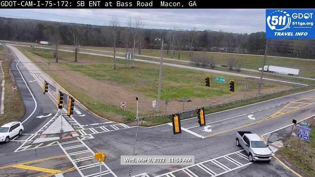 Macon: GDOT-CAM I-75 SB at Bass Road Traffic Camera