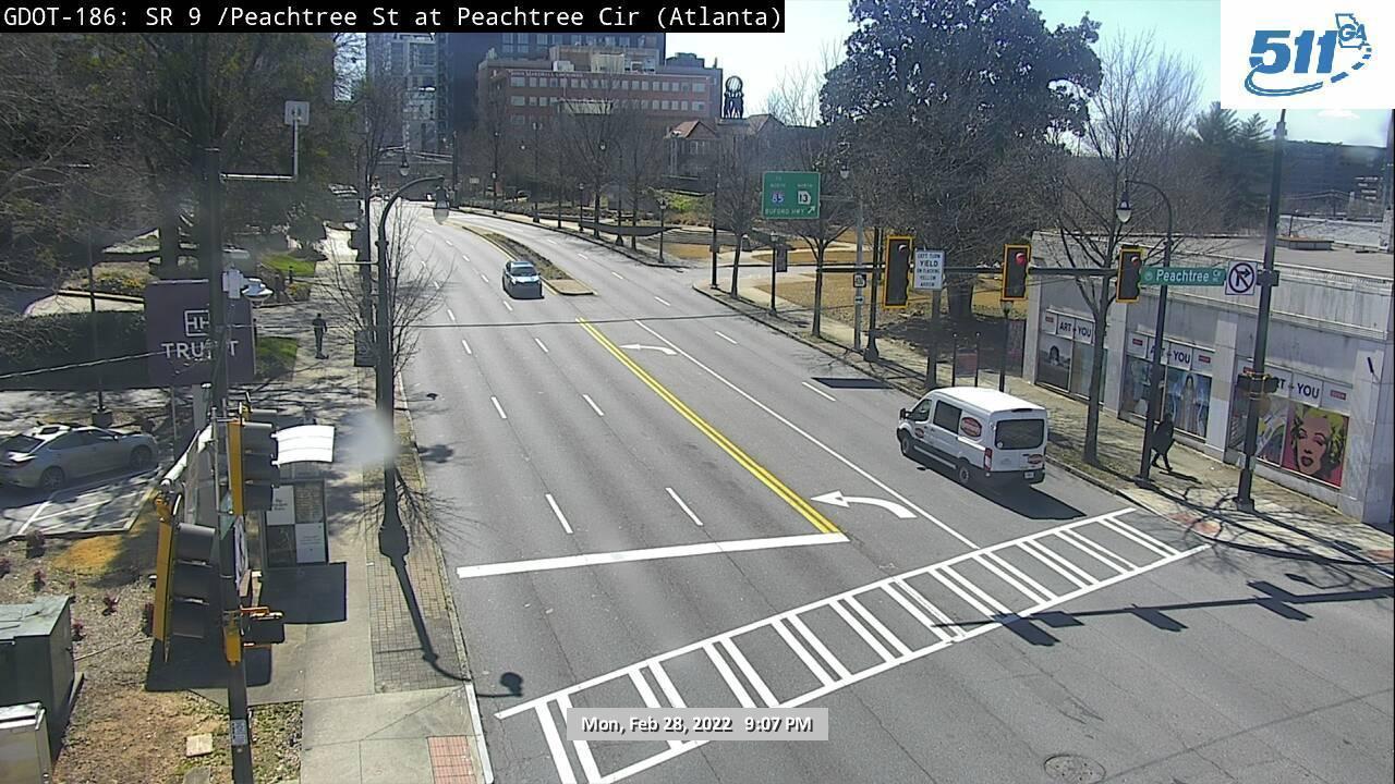 Traffic Cam Atlanta: SR 9 @ Peachtree Cir Player