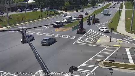 Traffic Cam Habersham Hills: 112378--2 Player