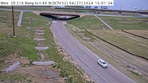 Traffic Cam Coralville: IC - US 218 NB Ramp to I-80 (32) Player