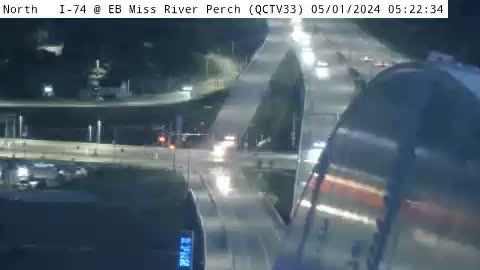 Bettendorf: I-74 @ EB Miss River Perch (QCTV33) Traffic Camera