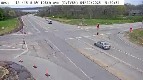 Traffic Cam Andrews: DM - IA-415 @ NW 106th Ave (65) Player