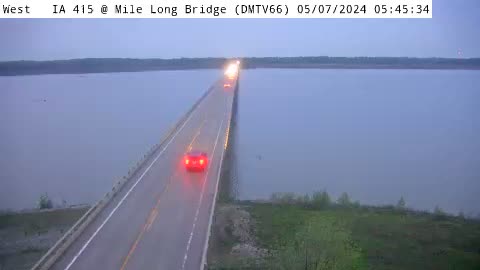 DM - IA 415 @ Mile Long Bridge (66) Traffic Camera