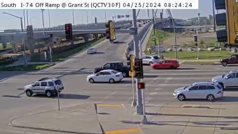 Traffic Cam Bettendorf: QC - I-74 Off Ramp @ Grant St (30F) Player