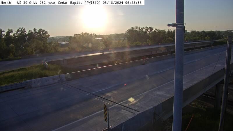 Traffic Cam Cedar Rapids: R10: US 30 Bridge Deck Player