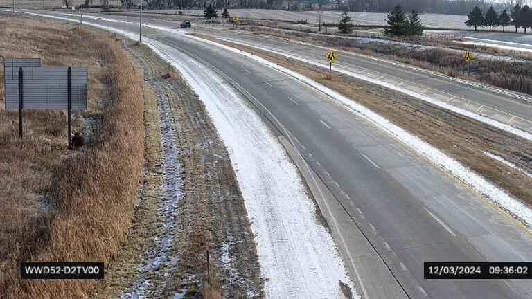 Traffic Cam New Hampton: WWD - US 63 North side of Player