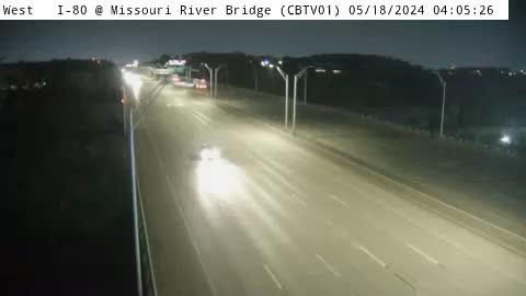 Traffic Cam Council Bluffs: CB - I-80 @ Missouri River Bridge (01) Player