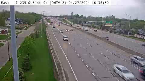 Des Moines: DM - I-235 @ 35th St (12) Traffic Camera