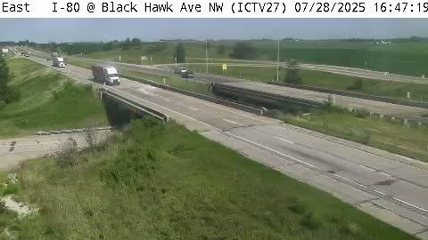 Traffic Cam Oxford: IC - I-80 @ Black Hawk Ave NW (27) Player