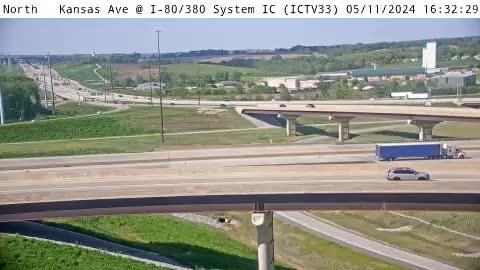 Traffic Cam Tiffin: IC - Kansas Ave @ I-80/380 System IC (33) Player
